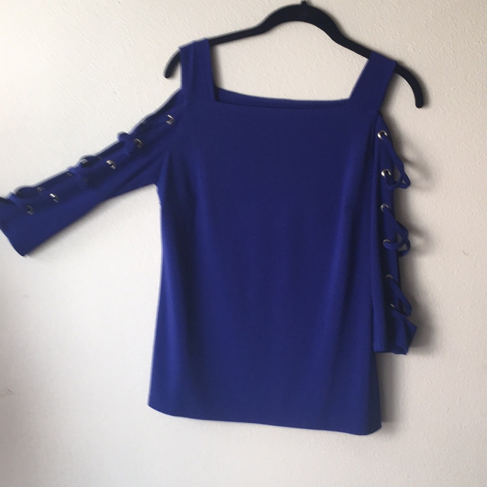 3/4 sleeve with laced arm
